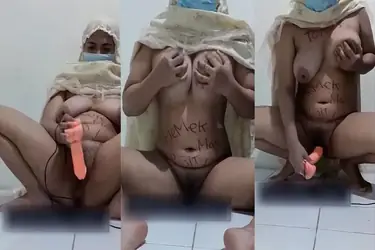 Bokep Jilbab Jameela Aksi Wikwik Pakai Mukena poster