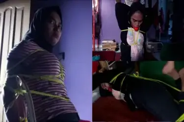 Bokep Jilbab Ukhti Pasrah Diikat di Ranjang poster