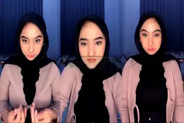 TikToker Cucumilo Pamer Dada Lewat Baju Tipis poster